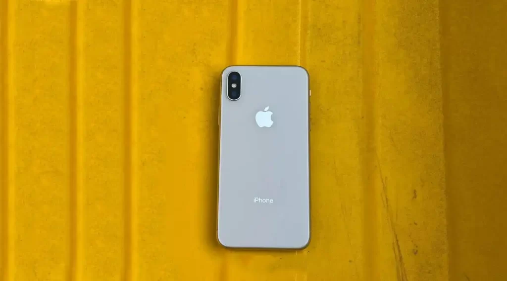 iPhone X जबर आईफोन, बिक रहा सस्ते में अभी है स्टॉक में! specs भी हैं जबरदस्त 2 iPhone 10