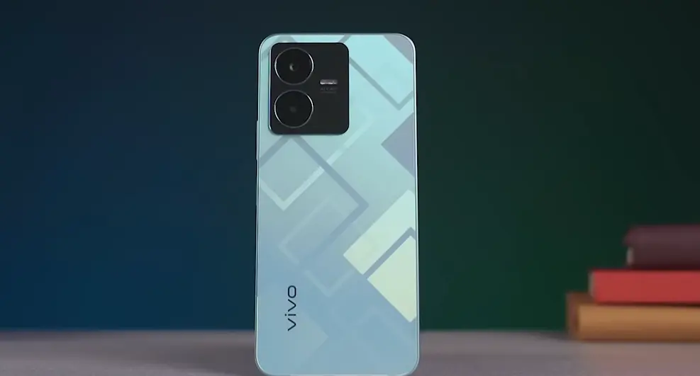 vivo Y22 फीचर्स है जबर, price ओर specs जानकार रह जाओगे दंग 2 vivo Y22 back