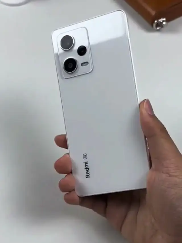 Redmi Note 12 Pro सेल में बाबाल प्राइस पर क्या क्या लेना चाहिए